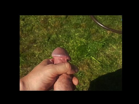 ❤️ Hot hottie gets kanyang pink puki fucked at cums sa isang pumulandit sa isang summer garden Porn video sa tl.basseyn-vsem.ru ️❤